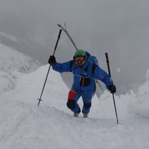 Výstup na Sněžku s kalhotami Direct Alpine Couloir Plus je hračka.