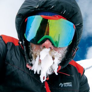 Členem testovacího týmu Direct Alpine je i horský vůdce Zdeněk Háček Hák, který v roce 2017 podnikl společně s Márou Holečkem prvovýstup JZ stěnou Gasherbrumu I.