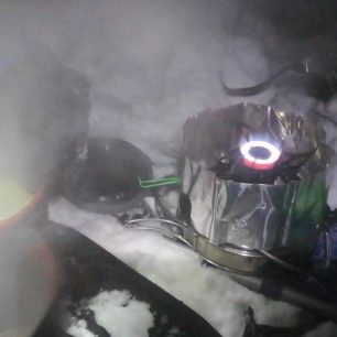 Vařič OPTIMUS Polaris Optifuel úředničí i pod bodem mrazu.