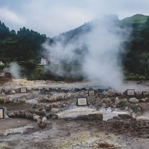 Lagoa das Furnas je jedním ze tří hlavních kráterových jezer na Sao Miguel, Azorské ostrovy.