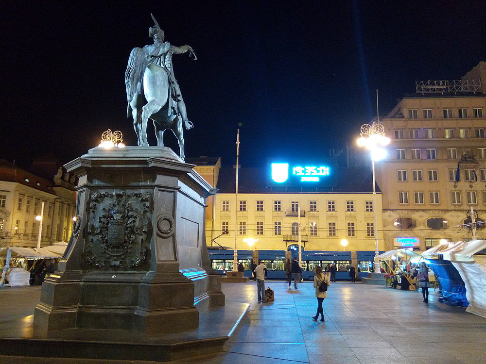 Noční centrum Zagrebu telefonem Evolveo G6