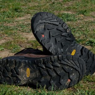 KEEN Karraig. Vzorek 4 mm vysoké gumové podešve ALL-TERRAIN.