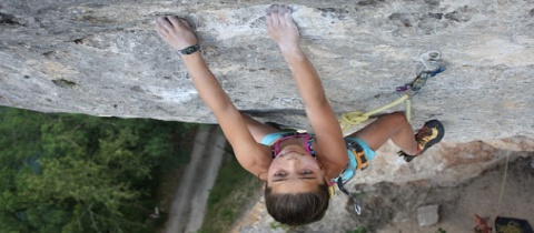 Brooke Raboutou v 11 letech vylezla cestu za 8c + VIDEO