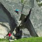 Highball – spojka mezi boulderingem a free solo lezením + VIDEO