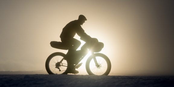 Říká se mu fatbike, snowbike anebo tlusťoch. Kde se vzal a co je zač?