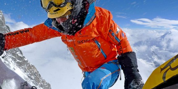 Mára Holeček spolu se Zděnkem Hákem dokončili prvovýstup jihozápadní stěnou na Gasherbrum I