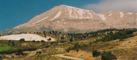 Trek přes Ak Daglari a výstup na Uyluk Tepe