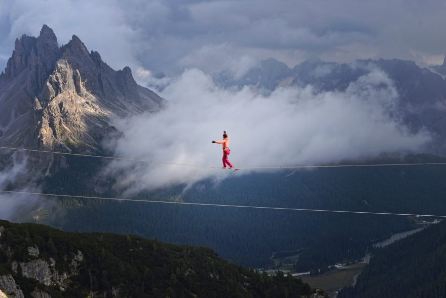 Slackline Girl a její ráj