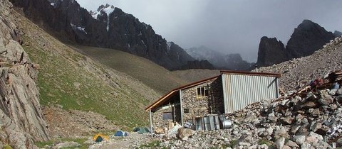 Výstup na Pik Uchitel, oblast Ala-Archa, Tian-Shan