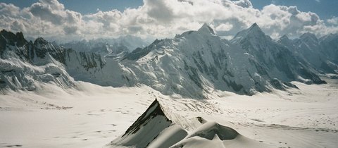 Trek ke Sněžnému jezeru po ledovcích Biafo a Hispar s možností výstupu na Workman Peak