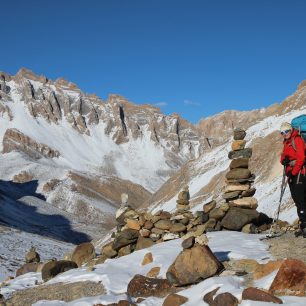 Svítí-li slunce, lze zimu vydržet. Se západem se ale mráz stává opravdu nepříjemným. Ladakh, Indie