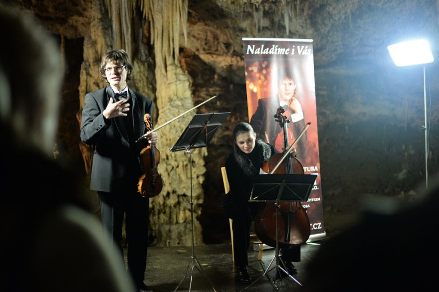 Vážná hudba v jeskyni