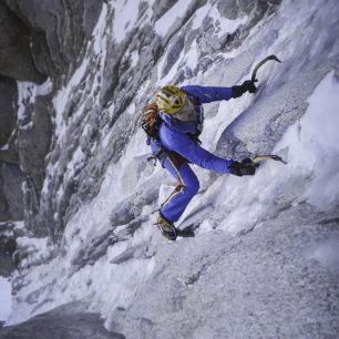 Pucher při svém sólu cestou Supercouloir na Mont Blanc de Tacul