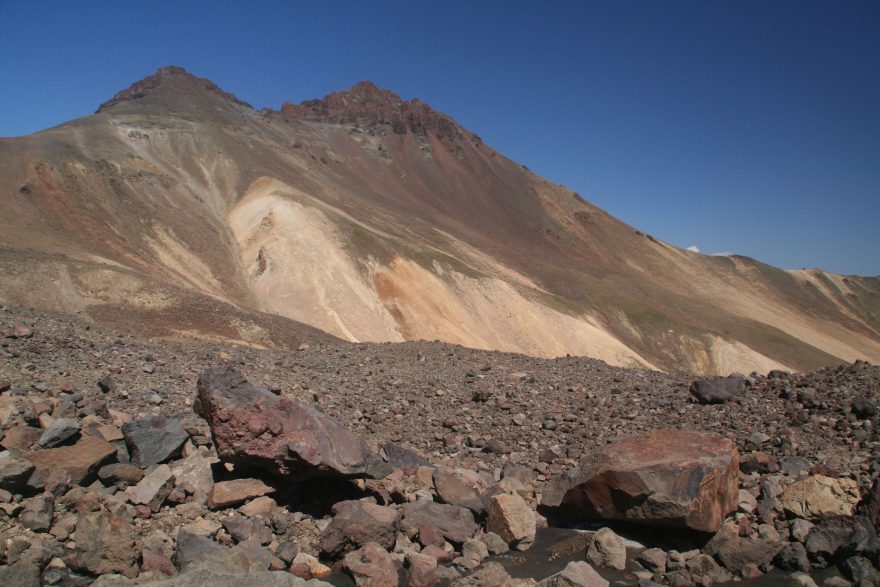 Pohled na nejvyšší horu Arménie: Aragats