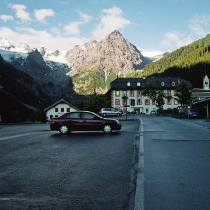 I parkoviště tu nabízí krásné výhledy, Tyrolsko