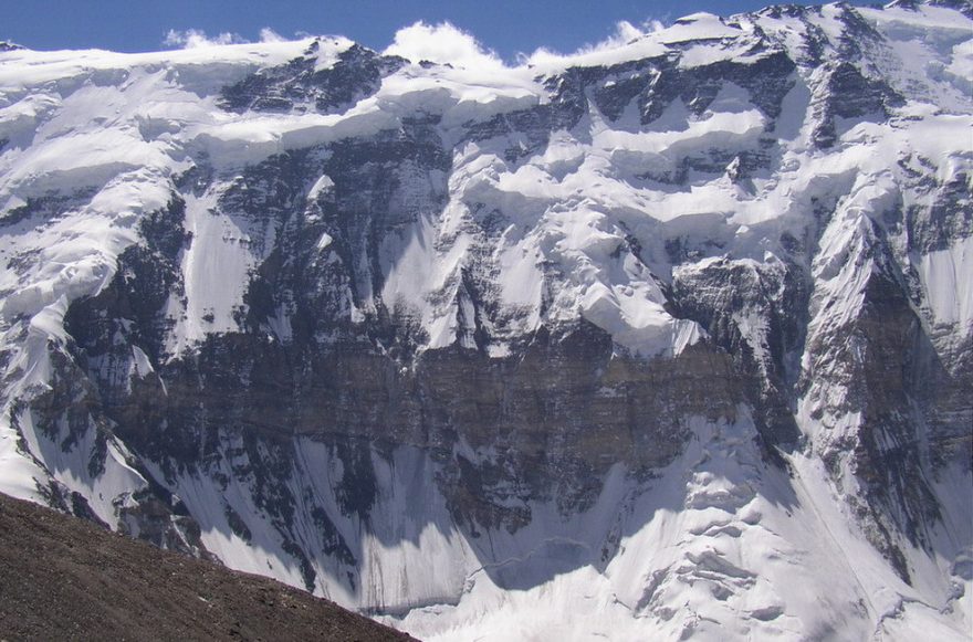 Masív Piku Komunizma z Výstupu na Pik Vorobjeva (5700m)